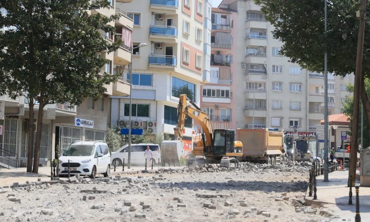 KAYALIK CADDESİ SİL BAŞTAN…
